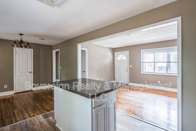 Photo - 2833 Cardo Dr NW