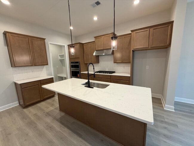 Photo - 105 Winding Stream Cir