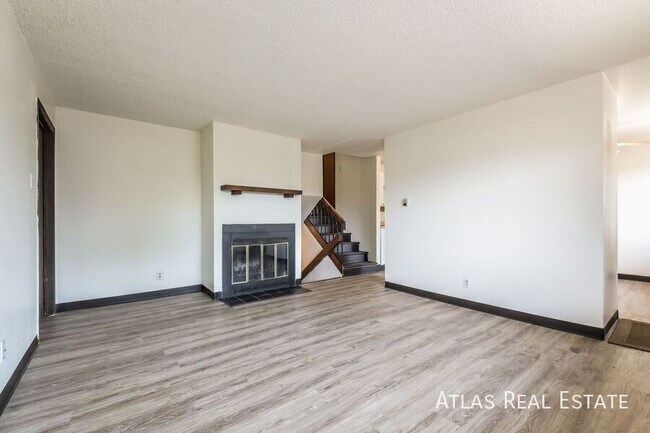 Building Photo - 6030 Yarrow St Unit A