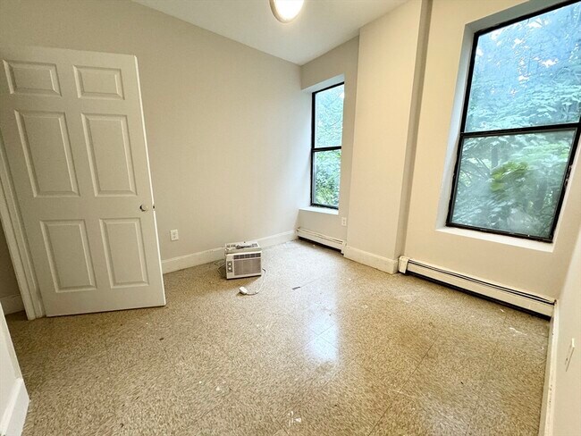 Photo - 15 Ruggles St Unit 4