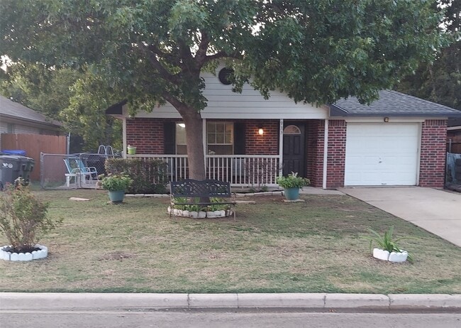 Building Photo - 933 Valentine Ave