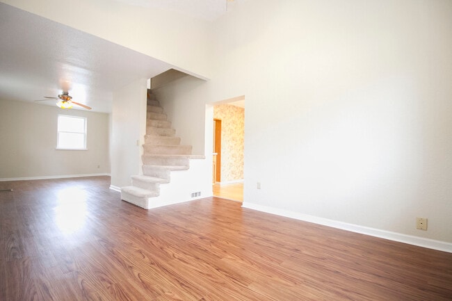 Photo - 6910 Brint Rd