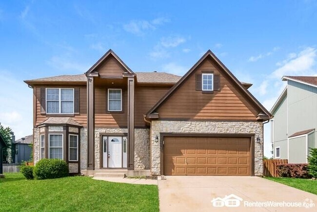 Building Photo - 4 Bed 2.5 Bath For Rent In Olathe! Availab... Rental