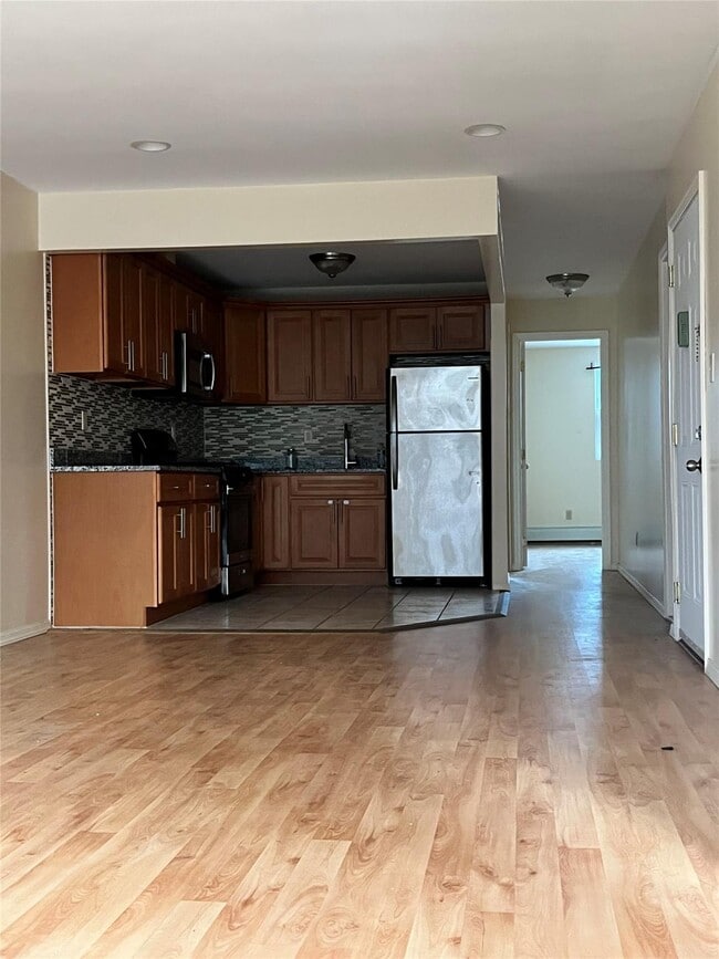 Photo - 76-04-17176 176th St Townhome