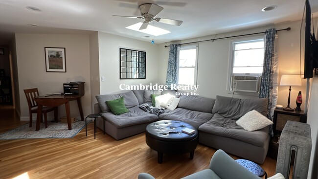 Photo - 24 Burnham St Apartments Unit 3T