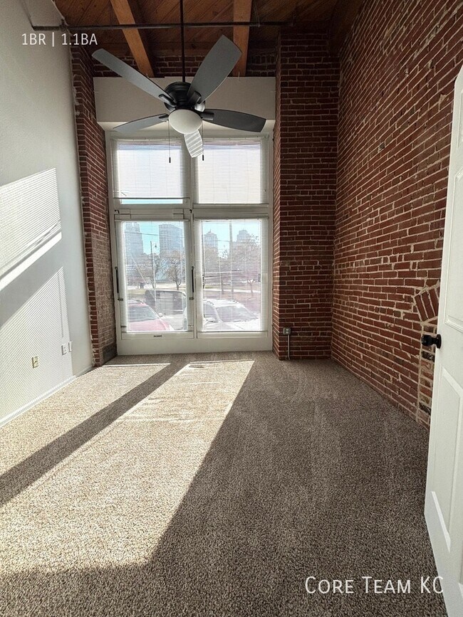 Photo - 202 W 5th St Unit 101