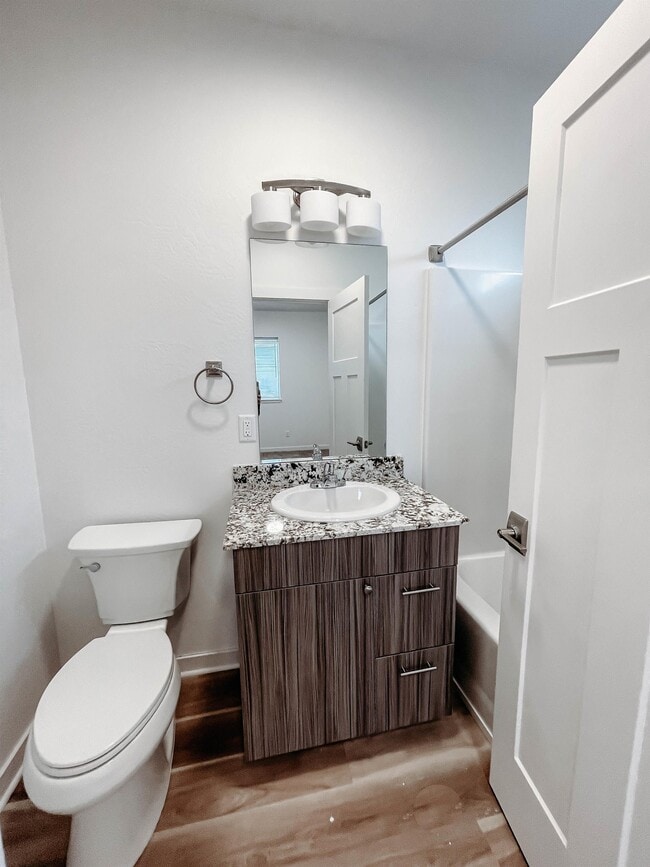 Photo - 441 Talent Ave