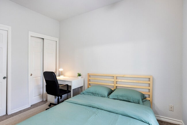 Photo - 1005 W 23rd St Unit ID1318654P