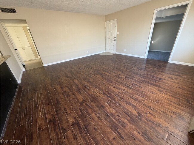 Photo - 5309 Gipsy Ave