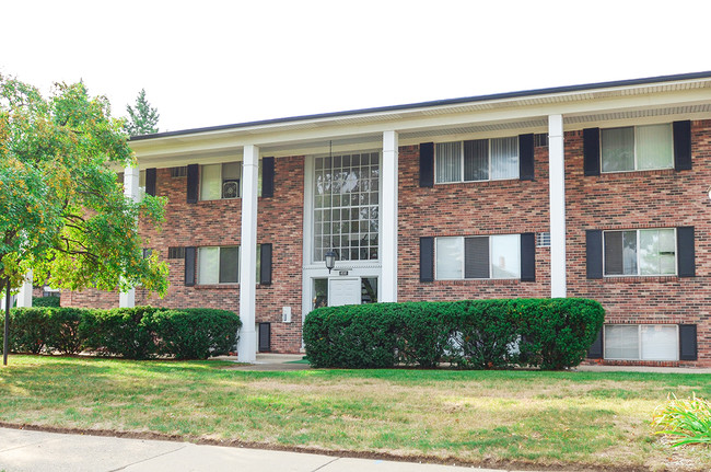 Somerset Manor East Apartments - Somerset Manor East Apartments