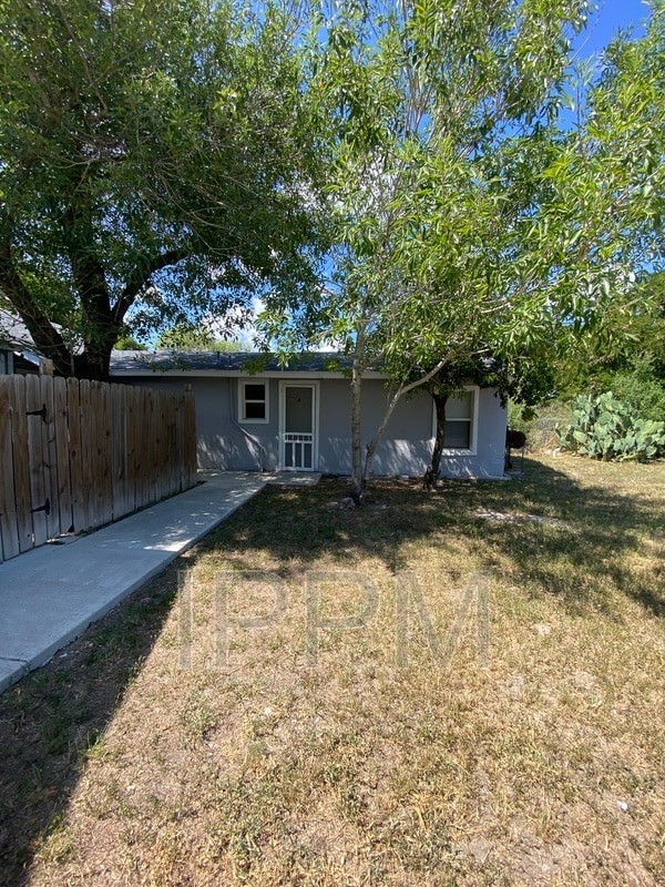 Building Photo - 902 N D St Unit A Rental
