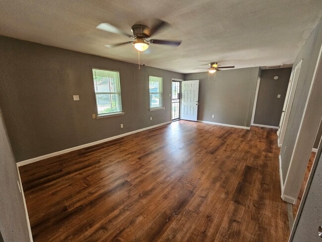 Photo - 1325 Bruce St