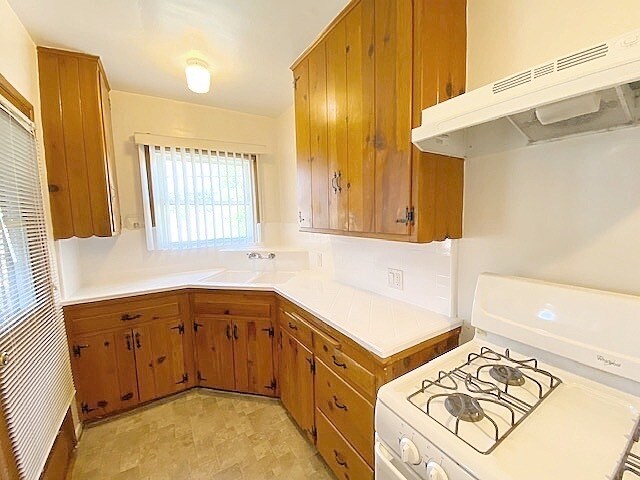14916 1/2 Bassett St.