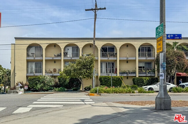 Building Photo - 2311 4th St Unit 209 Rental