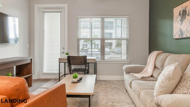 3060 Southcreek Blvd Unit 8-106