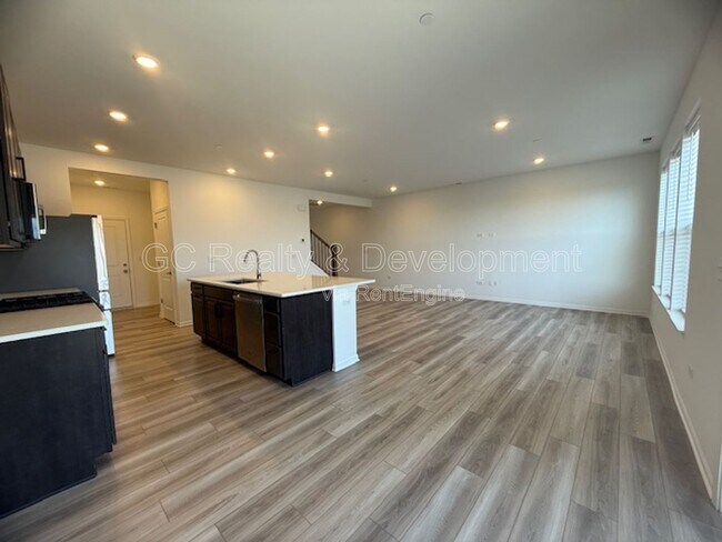 Photo - 1135 White Oak Cir