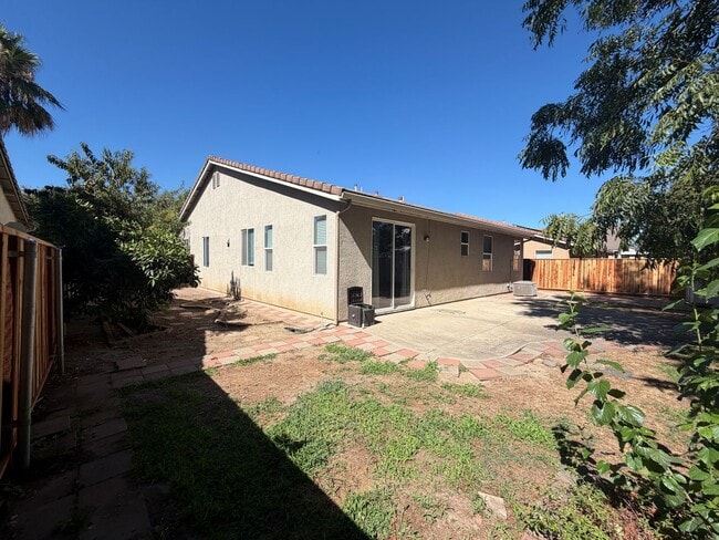 Photo - 3 bed/2 ba house - Yuba City