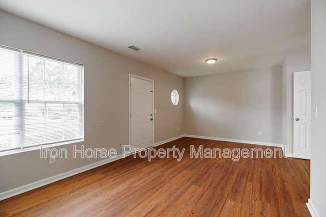 Photo - 638 Mill Stone Bluff