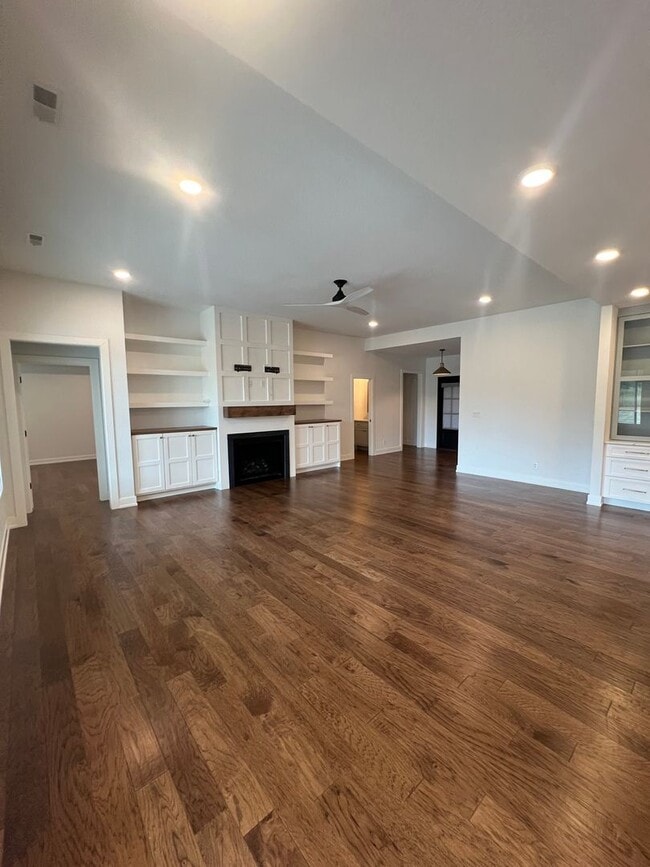 Photo - 3304 Wentworth Dr