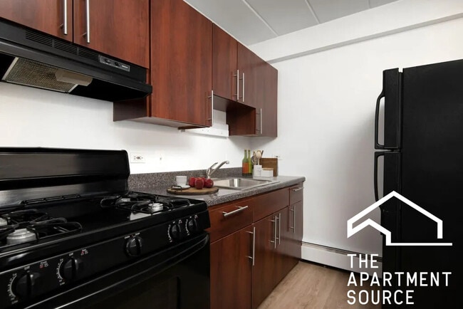 Building Photo - 500 W Belmont Ave Unit 2G Rental