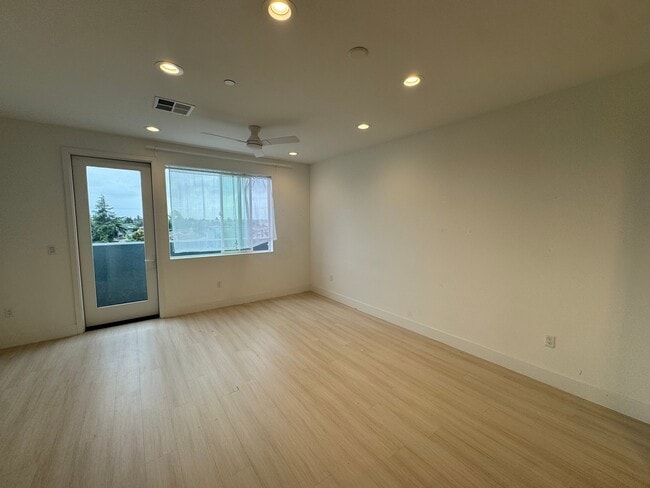 Photo - 9887 MacArthur Blvd