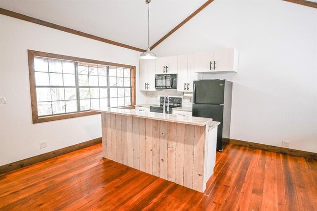 Photo - 15104 Texas St