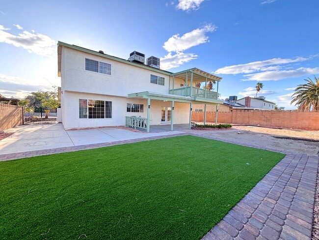 Photo - 4 Bedroom Home located Near Alta and the 95 Freeway in Mature Neighborhood with no HOA. HOME HAS ...