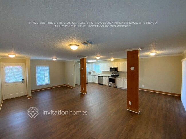 Photo - 3857 Bluebell St