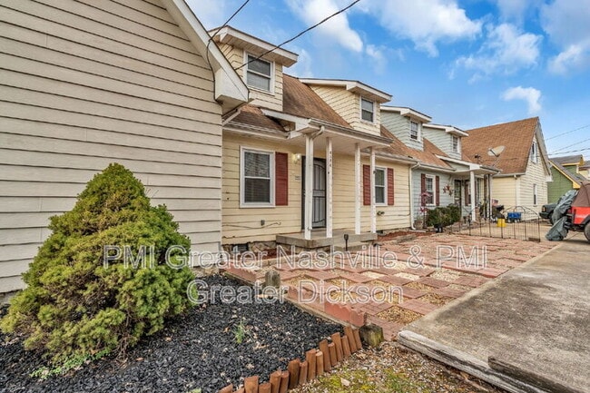 Building Photo - 3153 E Lake Dr