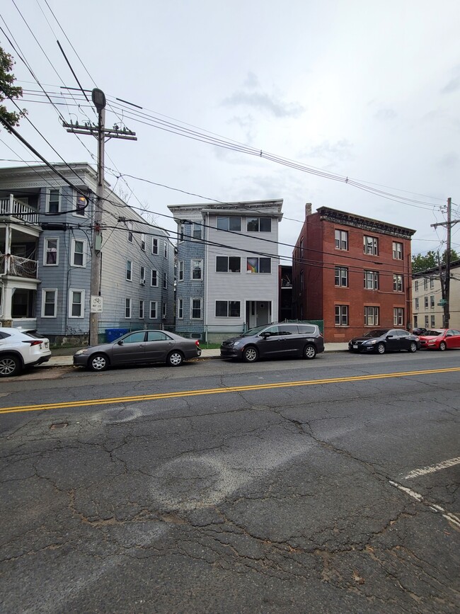 Building Photo - 348 Faneuil St Rental