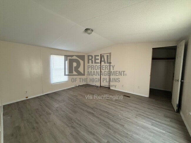 Photo - 8230 Upton Rd