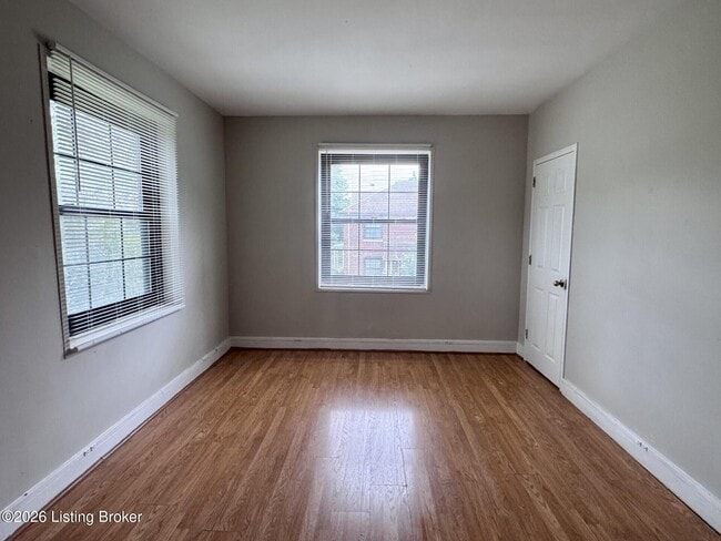 12 College Ct