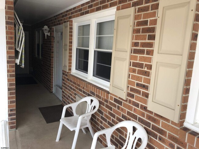 Photo - 21 S Monroe Ave Unit B5