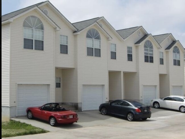 SOUTHWIND TOWNHOMES - SOUTHWIND TOWNHOMES