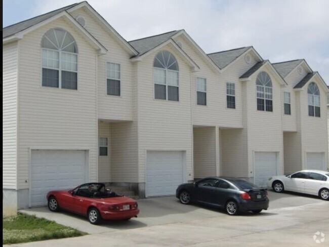 Building Photo - SOUTHWIND TOWNHOMES