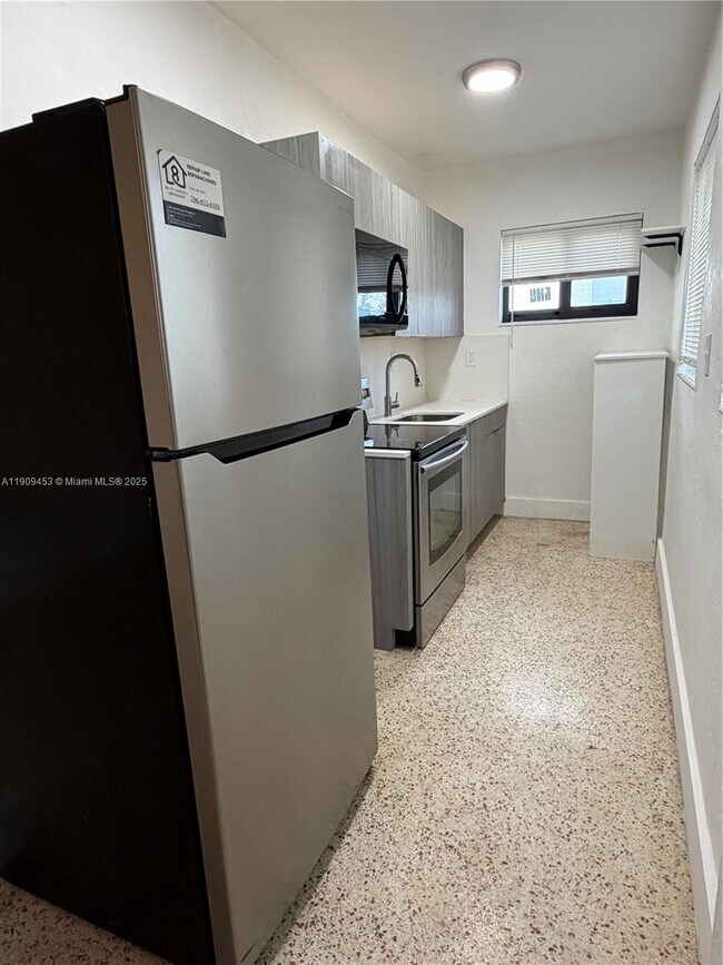 Photo - 600 SW 10th St Unidad 2