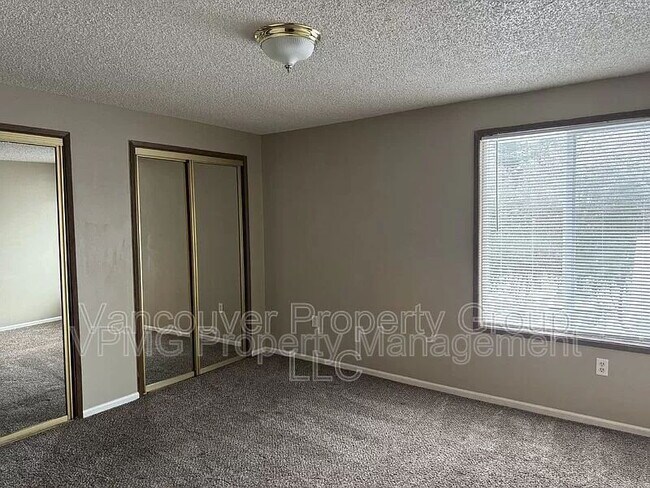 Photo - 5415 NE 34th St Unidad : B