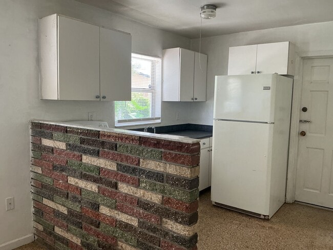 2529 Tanglewood St Unit Tanglewood Apt. 1