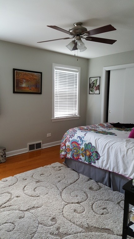 Large master bedroom - 6116 N Meade Ave Unit 2