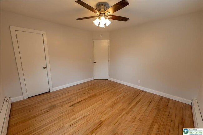 Photo - 137 Lee St