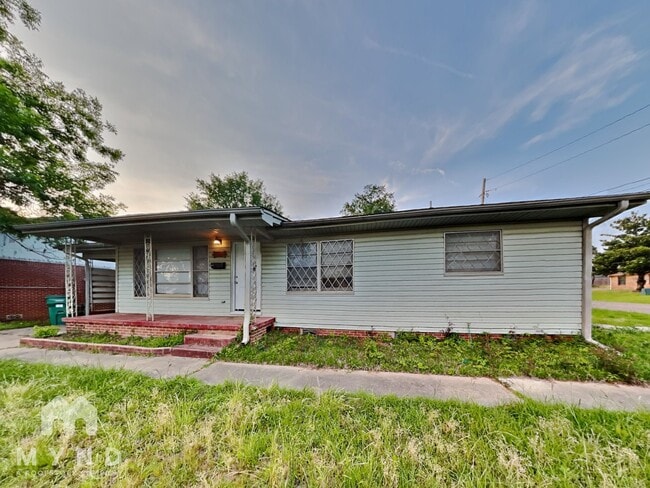 Photo - 302 Mc Cartney Blvd Casa