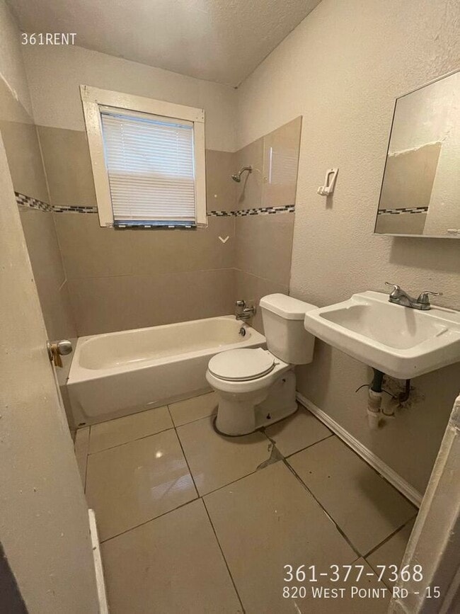 Photo - 820 W Point Rd Unidad 15