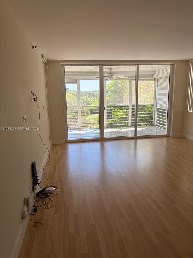 Photo - 3520 Oaks Way Unit 407