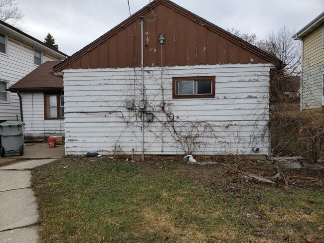 Back of House - 5950 N 70th St