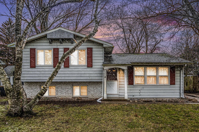 Photo - 5849 Meredith St