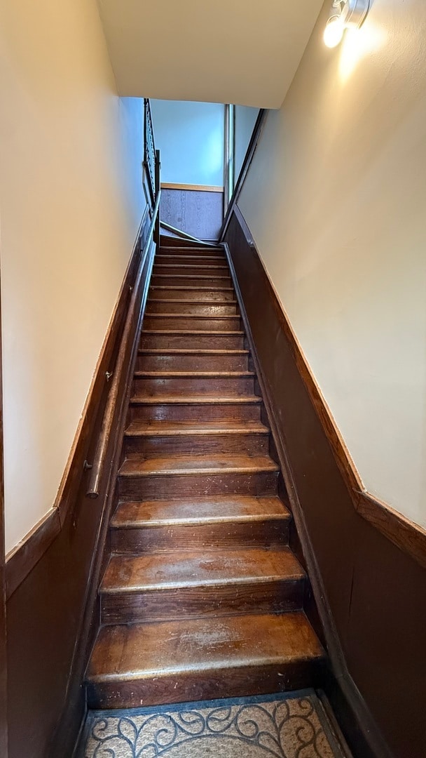 Photo - 2022 N Lawler Ave Unit 2ND