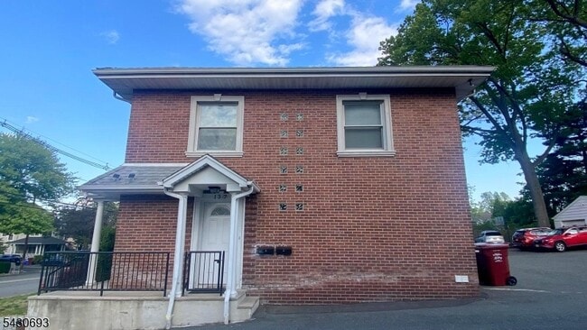 Photo - 137 Centre St