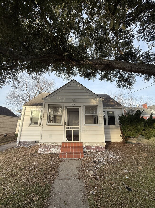 Building Photo - 9631 Worth St