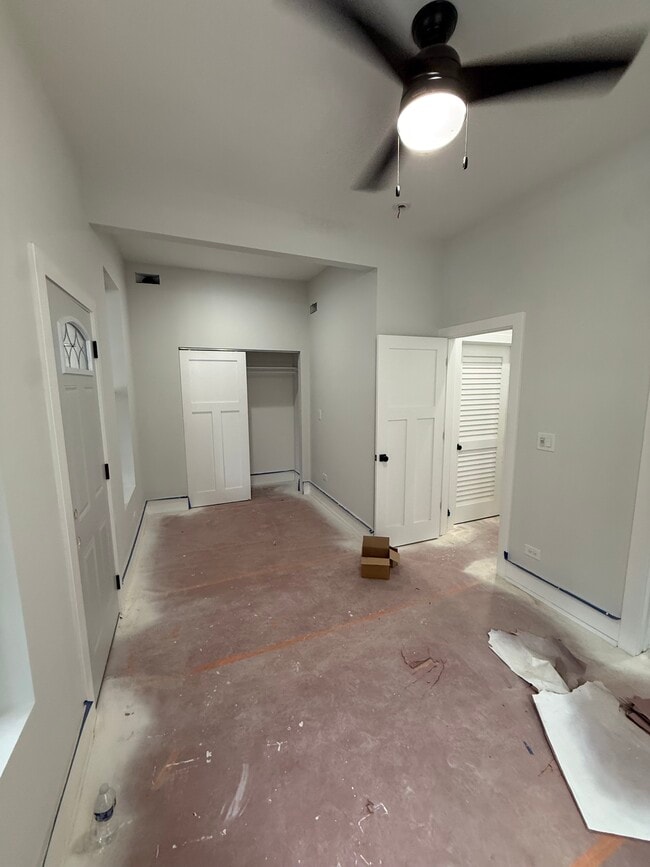 Photo - 1123 W Wolfram St Unit 2