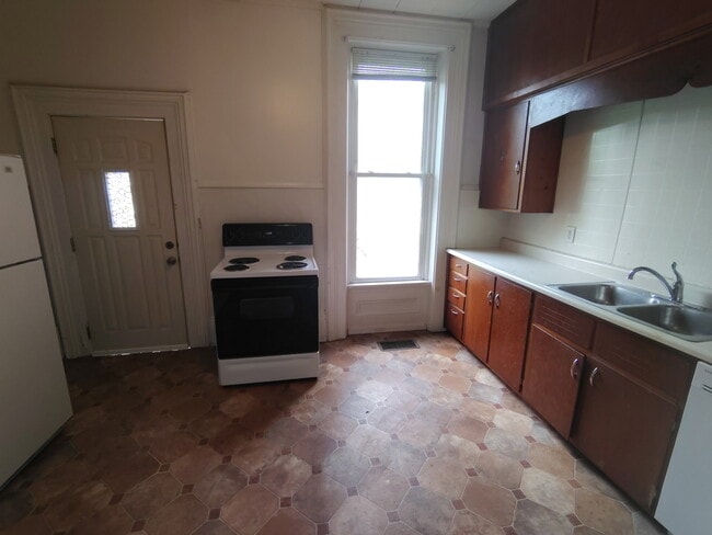 Photo - 1220 S Washington St Unit B